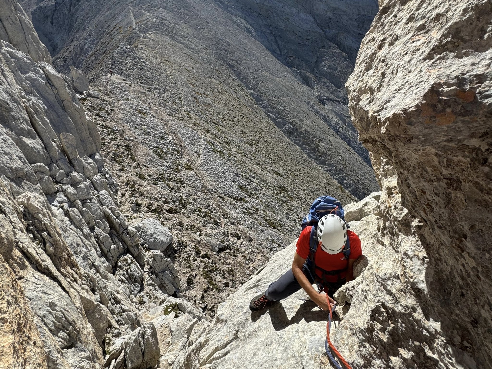 Multipitch al Corno Piccolo alla Via Normale Campanile Livia