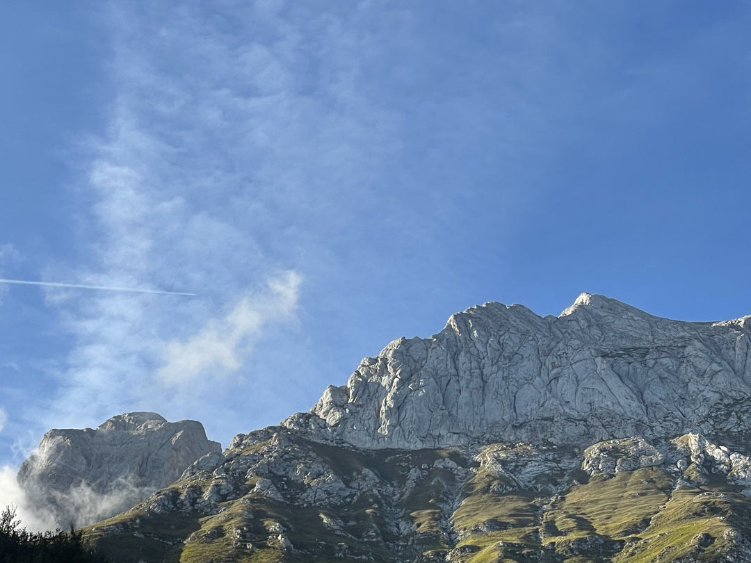 Scopri il multipitch al Corno Piccolo lungo la Cresta Nord Est con vista sul gran sasso