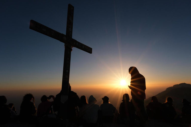 Alba sul Gran Sasso: Monte Aquila e colazione al Rifugio Duca degli Abruzzi - Strike Adventure