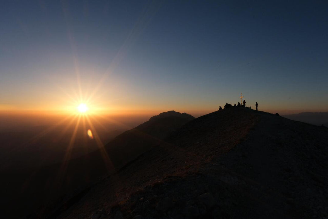 Alba sul Gran Sasso: Monte Aquila e colazione al Rifugio Duca degli Abruzzi - Strike Adventure