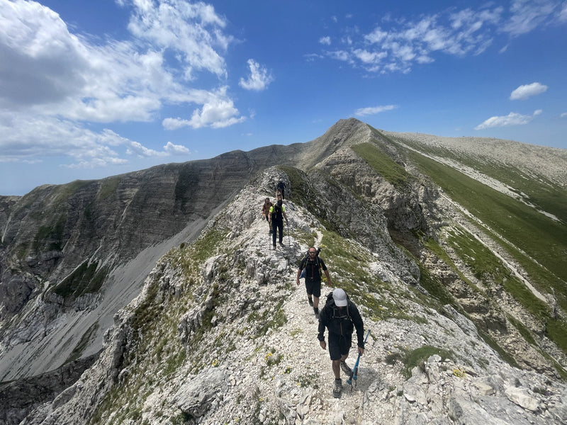 Alta Via dei Monti Sibillini: 15 vette over 2000 e notti tra rifugi e bivacchi - Strike Adventure