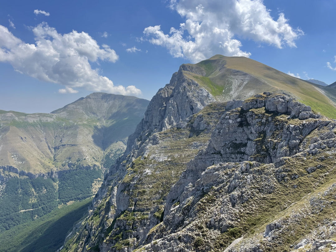 Alta Via dei Monti Sibillini: 15 vette over 2000 e notti tra rifugi e bivacchi - Strike Adventure