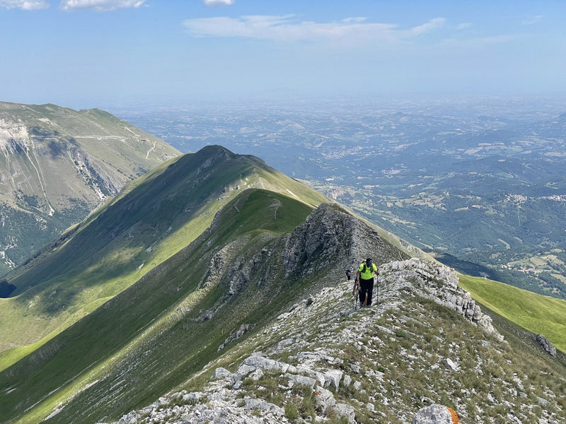 Alta Via dei Monti Sibillini: 15 vette over 2000 e notti tra rifugi e bivacchi