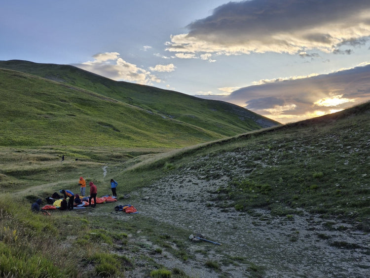 Alta Via della Laga: 12 vette over 2000 e notti sotto le stelle - Strike Adventure