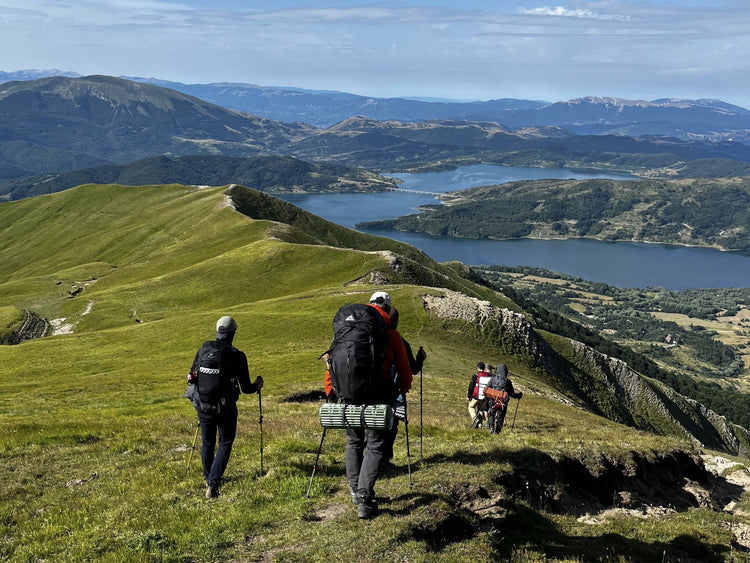 Alta Via della Laga: 12 vette over 2000 e notti sotto le stelle - Strike Adventure