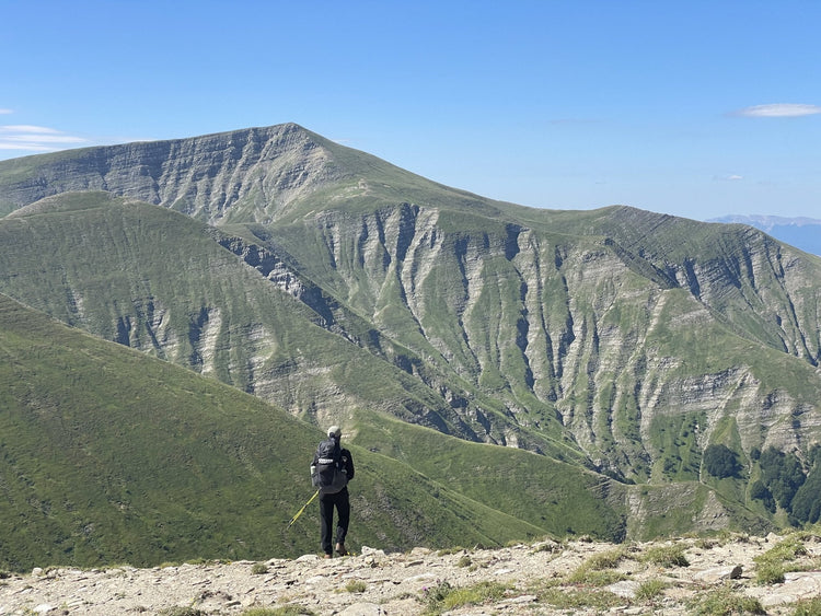 Alta Via della Laga: 12 vette over 2000 e notti sotto le stelle - Strike Adventure