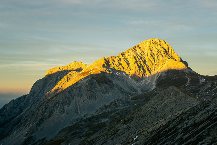 Alta Via Occidentale del Gran Sasso: 10 vette e notti di stelle tra rifugi e bivacchi - Strike Adventure