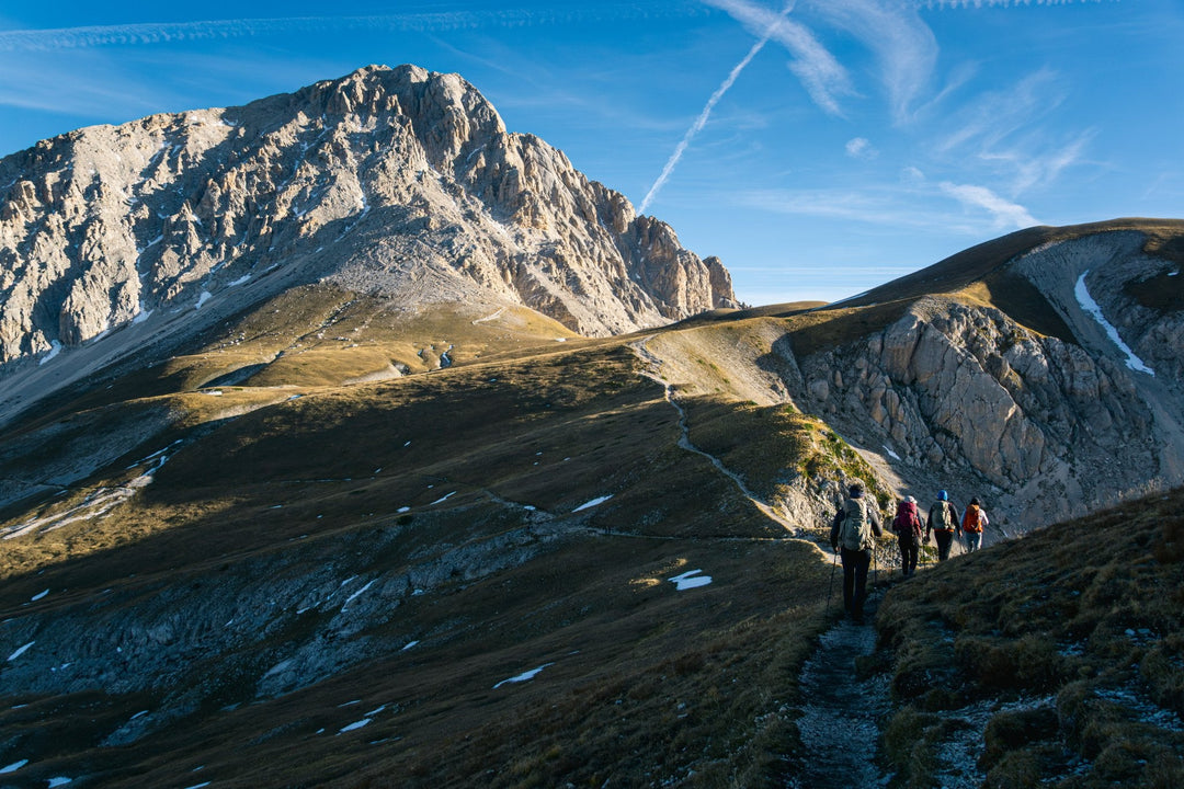 Alta Via Occidentale del Gran Sasso: 10 vette e notti di stelle tra rifugi e bivacchi - Strike Adventure