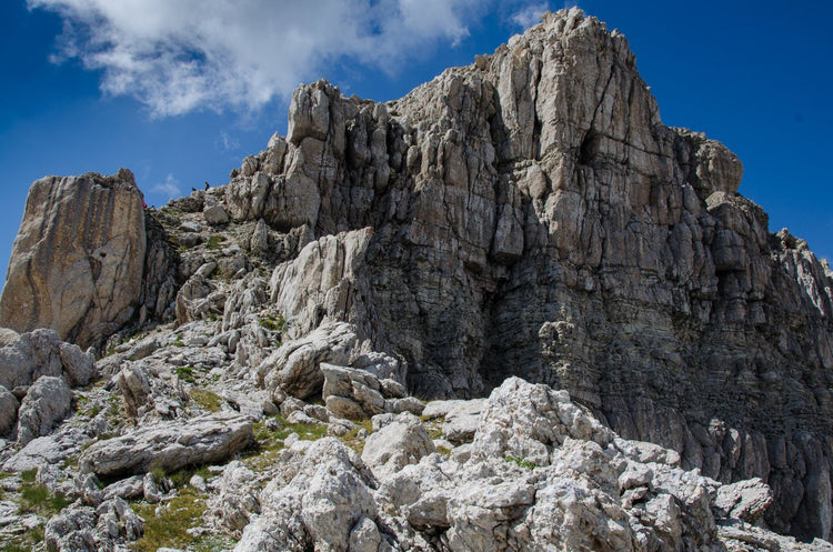 Alta Via Occidentale del Gran Sasso: 10 vette e notti di stelle tra rifugi e bivacchi - Strike Adventure