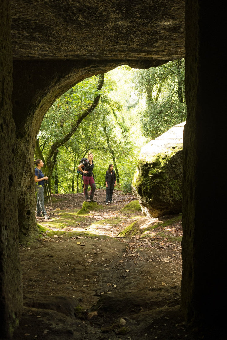 Canyon e Necropoli della Via Amerina, un viaggio tra Natura e Avventura - Strike Adventure