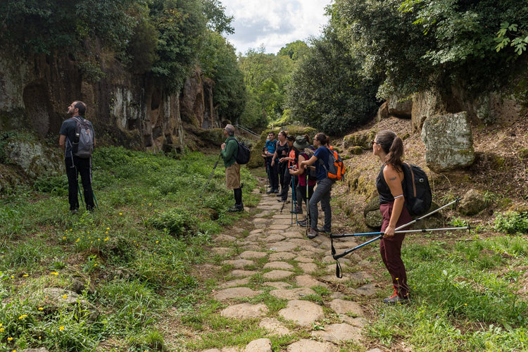 Canyon e Necropoli della Via Amerina, un viaggio tra Natura e Avventura - Strike Adventure