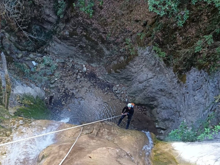 Canyoning alla forra del Casco: il giro delle 12 cascate - Strike Adventure