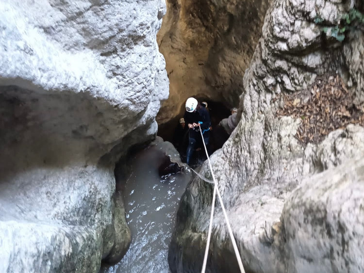 Canyoning alla forra del Casco: il giro delle 12 cascate - Strike Adventure
