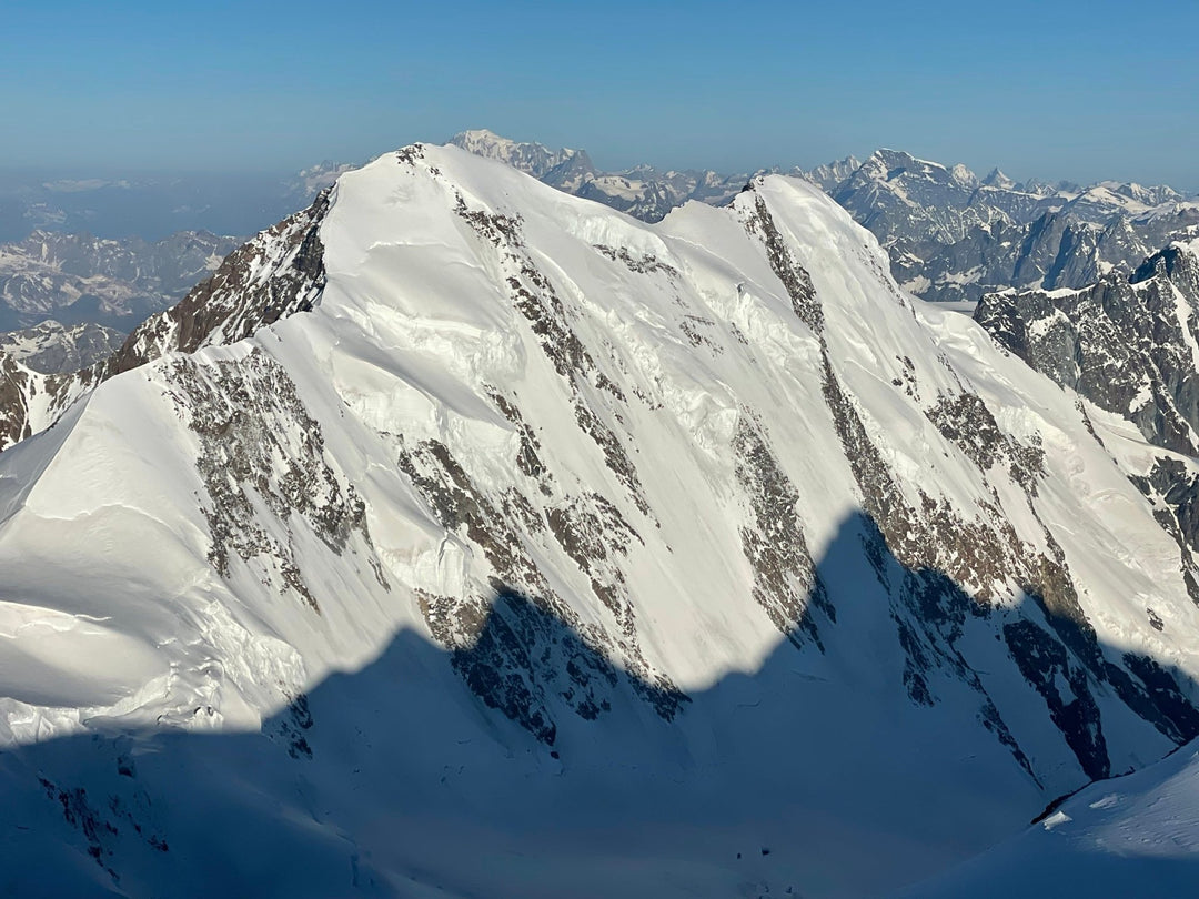 Capanna Margherita 4554m : ascesa alpinistica al Rifugio più alto d'Europa - Strike Adventure