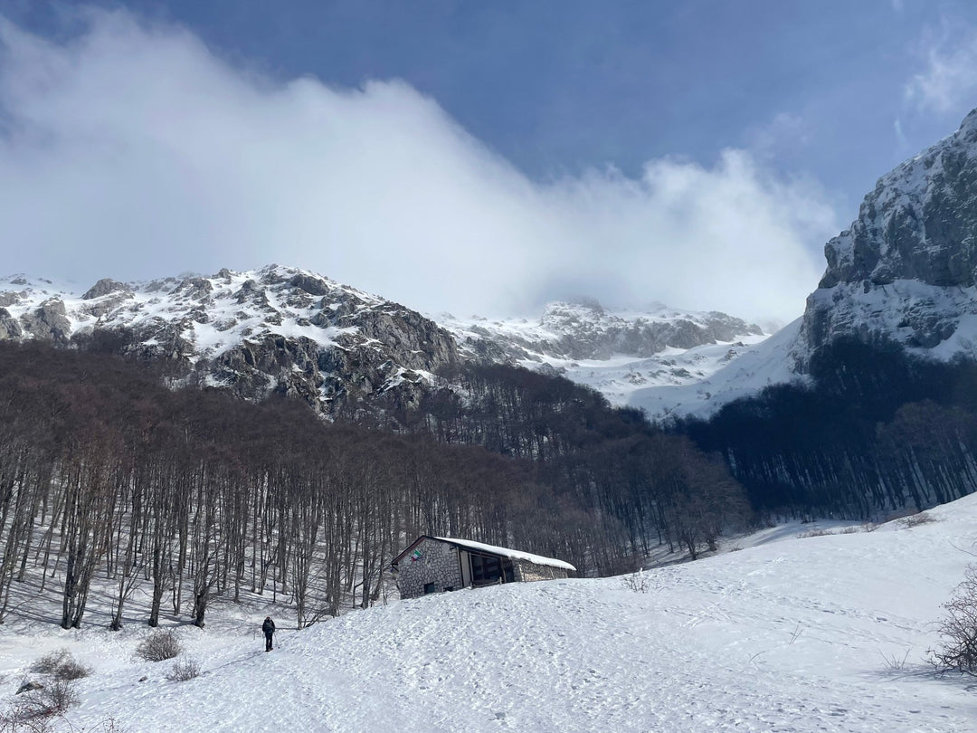 Ciaspolata Panoramica alla Valle degli Angeli e al Rifugio La Fossa - Strike Adventure