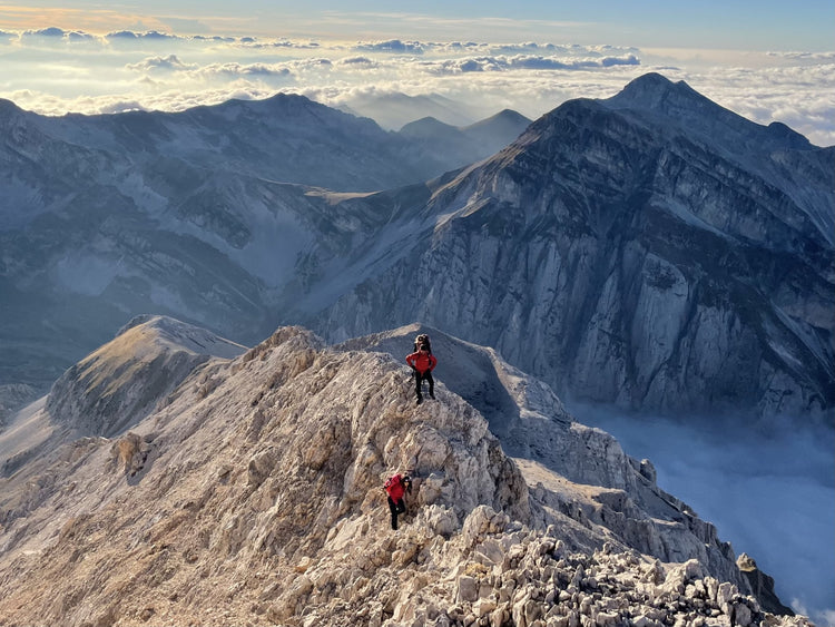 Corno Grande (2912M) al tramonto con rientro in notturna - Strike Adventure