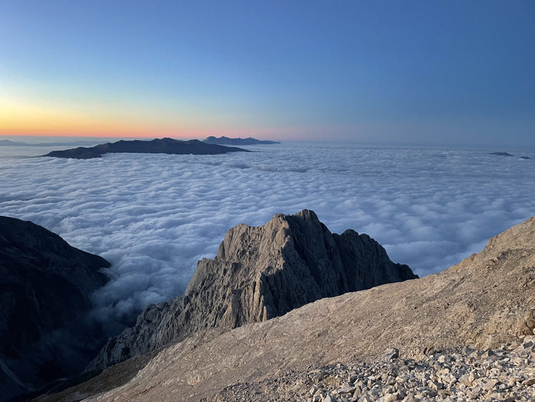 Corno Grande (2912M) al tramonto con rientro in notturna - Strike Adventure