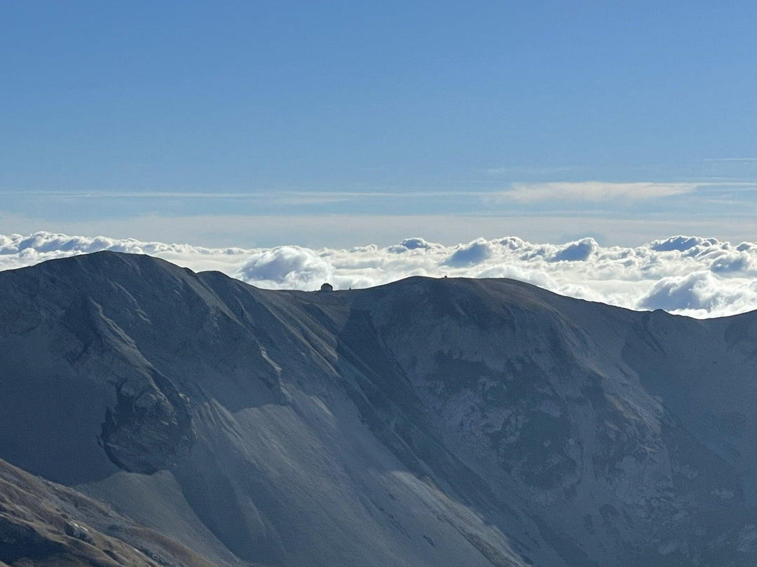 Corno Grande (2912M) al tramonto con rientro in notturna - Strike Adventure