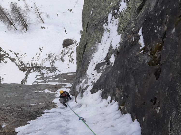 Corso Base di Arrampicata su Ghiaccio – Cogne - Parco Nazionale Gran Paradiso, Valle d'Aosta | Strike Adventure