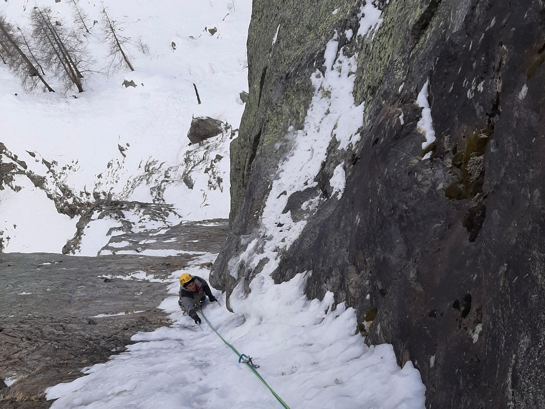 Corso Base di Arrampicata su Ghiaccio – Cogne - Parco Nazionale Gran Paradiso, Valle d'Aosta | Strike Adventure