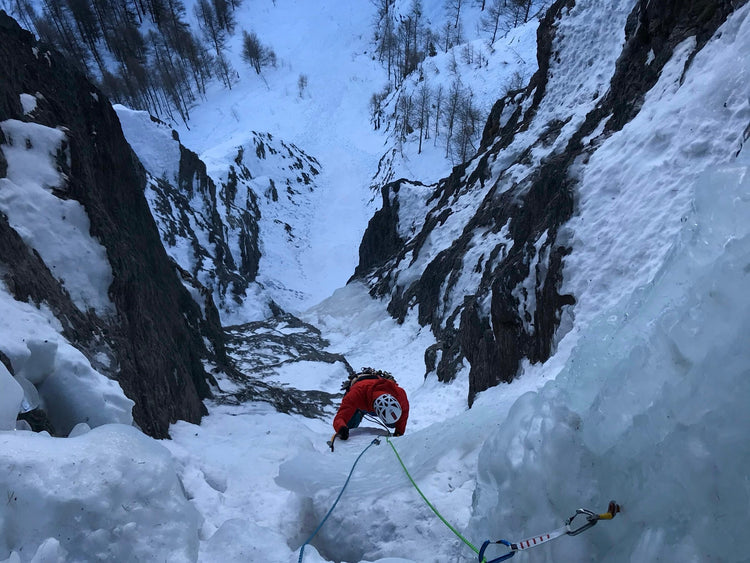 Corso Base di Arrampicata su Ghiaccio – Cogne - Parco Nazionale Gran Paradiso, Valle d'Aosta | Strike Adventure