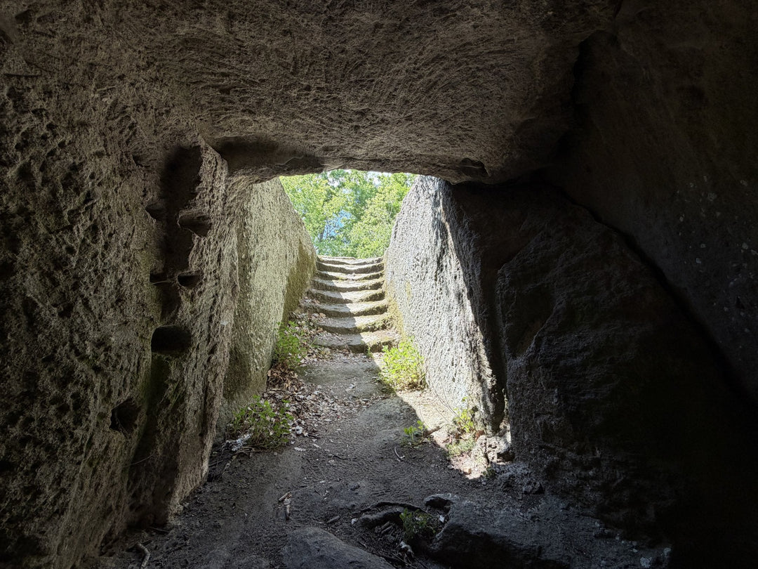 Corviano sotterranea, tra antichi canyon e cascate incantate - Strike Adventure