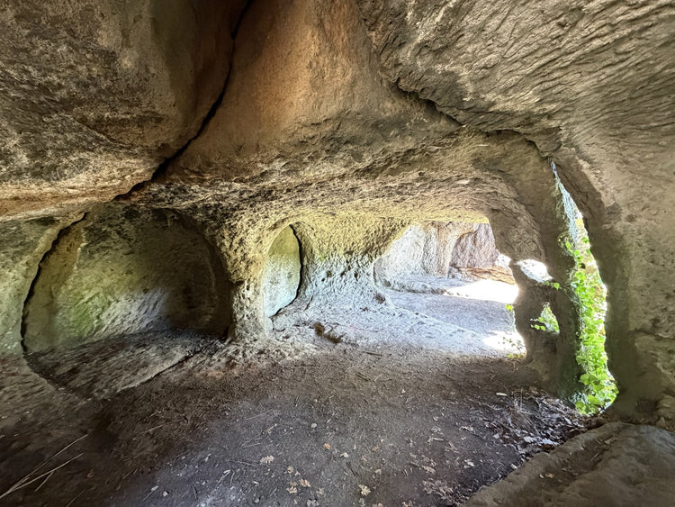 Corviano sotterranea, tra antichi canyon e cascate incantate - Strike Adventure