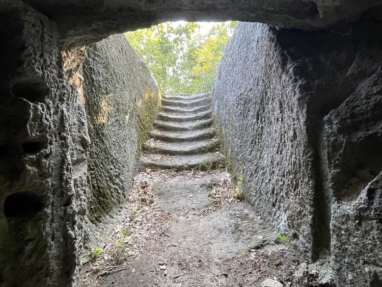 Corviano sotterranea, tra antichi canyon e cascate incantate - Strike Adventure