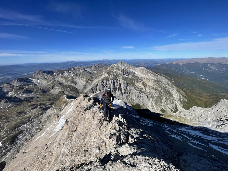 Direttissima al Corno Grande Gran Sasso d'Italia 2912 m - Strike Adventure
