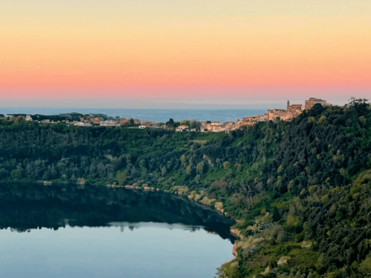 Escursione al Lago di Nemi e il Sentiero degli Acquedotti - Strike Adventure