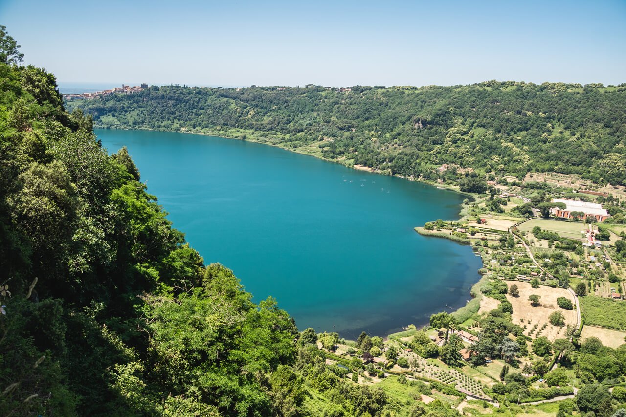 Escursione al Lago di Nemi e il Sentiero degli Acquedotti - Strike Adventure
