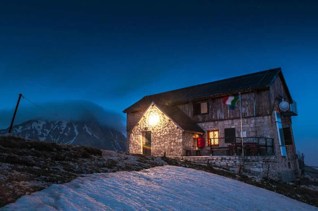 Monte Aquila: tramonto sul Gran Sasso con cena al Rifugio Duca degli Abruzzi