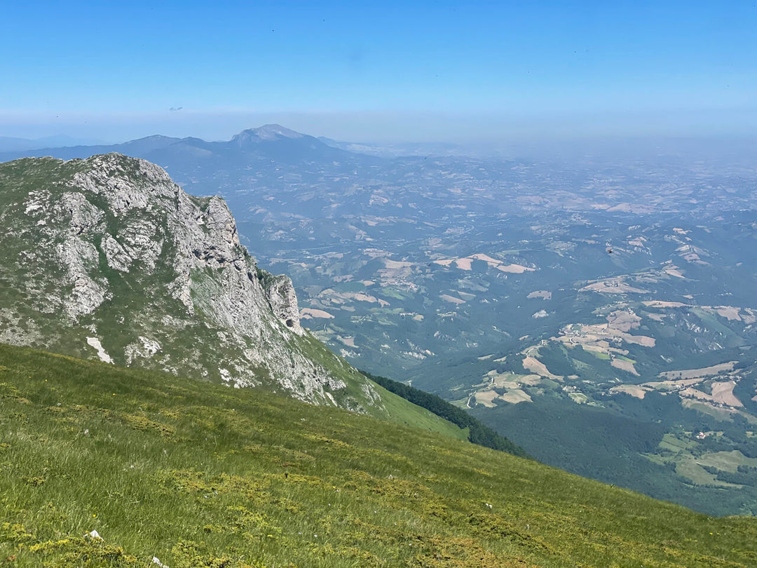 Sul Gran Sasso tra Monte Siella e Canyon dello Scoppaturo con finale di arrosticini