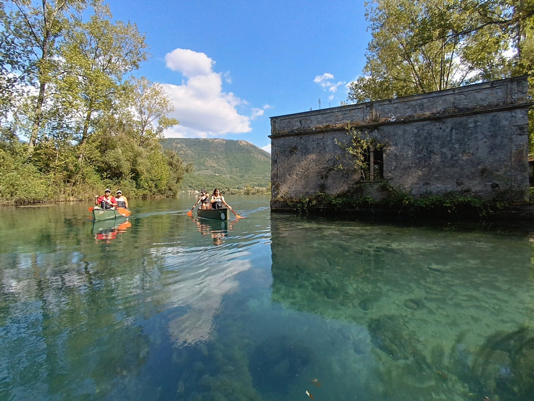 Escursione in canoa canadese al Lago di Posta Fibreno - Strike Adventure