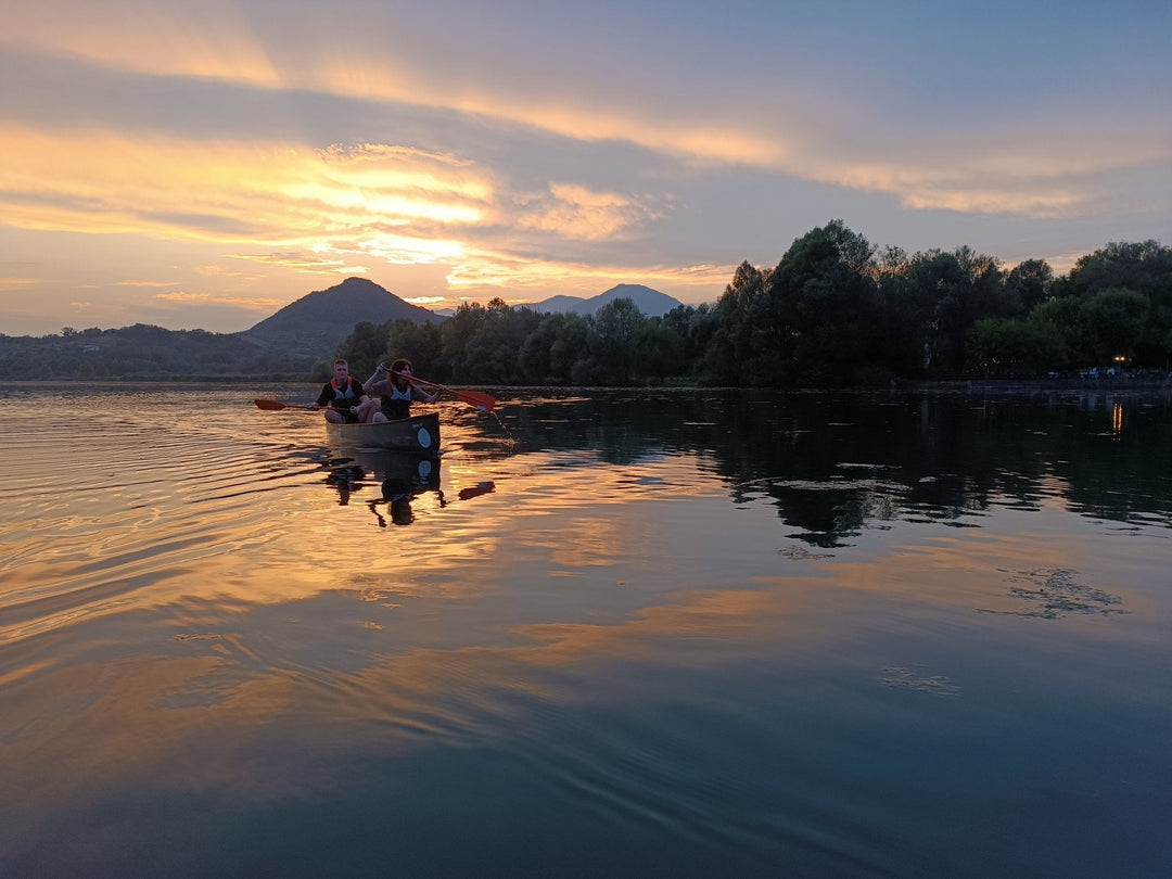Escursione in canoa canadese al tramonto sul Lago di Posta Fibreno - Strike Adventure