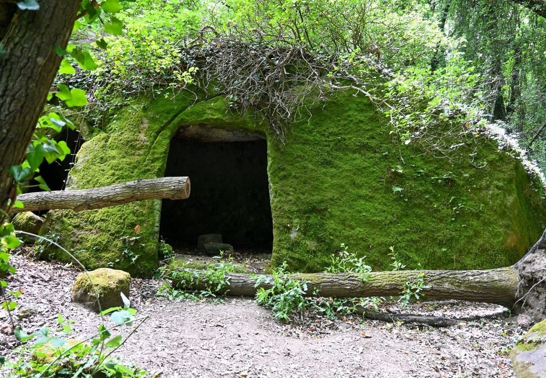 Escursione tra storia e natura: la piramide etrusca e le cascate di Chia - Strike Adventure