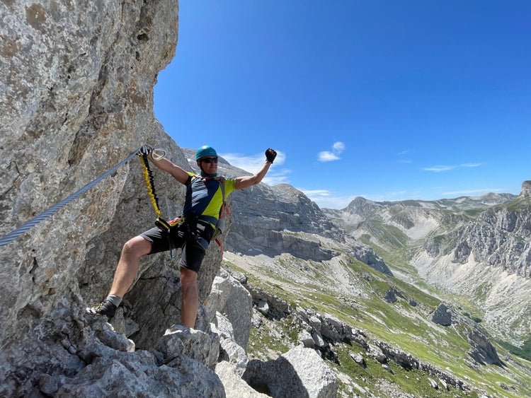 Ferrata Ventricini lungo il Grande Anello del Corno Piccolo – Parco Nazionale Gran Sasso e Monti della Laga, Abruzzo | Strike Adventure