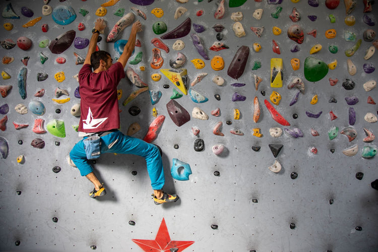 Giornata da Climber - Prova di Arrampicata Indoor (Boulder+Corda) - Strike Adventure