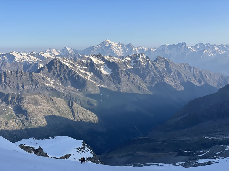 Gran Paradiso 4061m : un'ascesa alpinisitca tra ghiacciai, creste e panorami mozzafiato - Strike Adventure