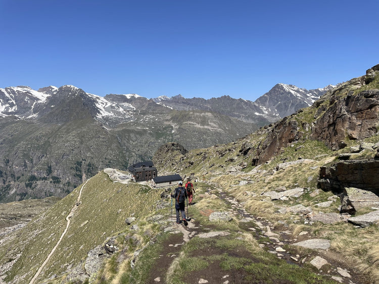 Gran Paradiso 4061m : un'ascesa alpinisitca tra ghiacciai, creste e panorami mozzafiato - Strike Adventure
