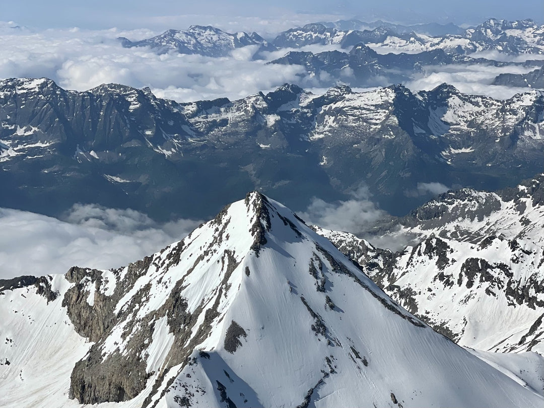 Gran Paradiso 4061m : un'ascesa alpinisitca tra ghiacciai, creste e panorami mozzafiato - Strike Adventure