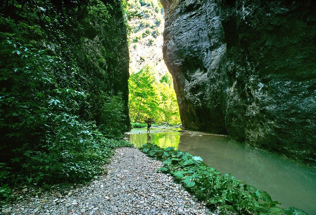 Gran Sasso: dalle Montagne Gemelle alle Gole del Salinello, tre giorni tra canyon, vette e meraviglia - Strike Adventure