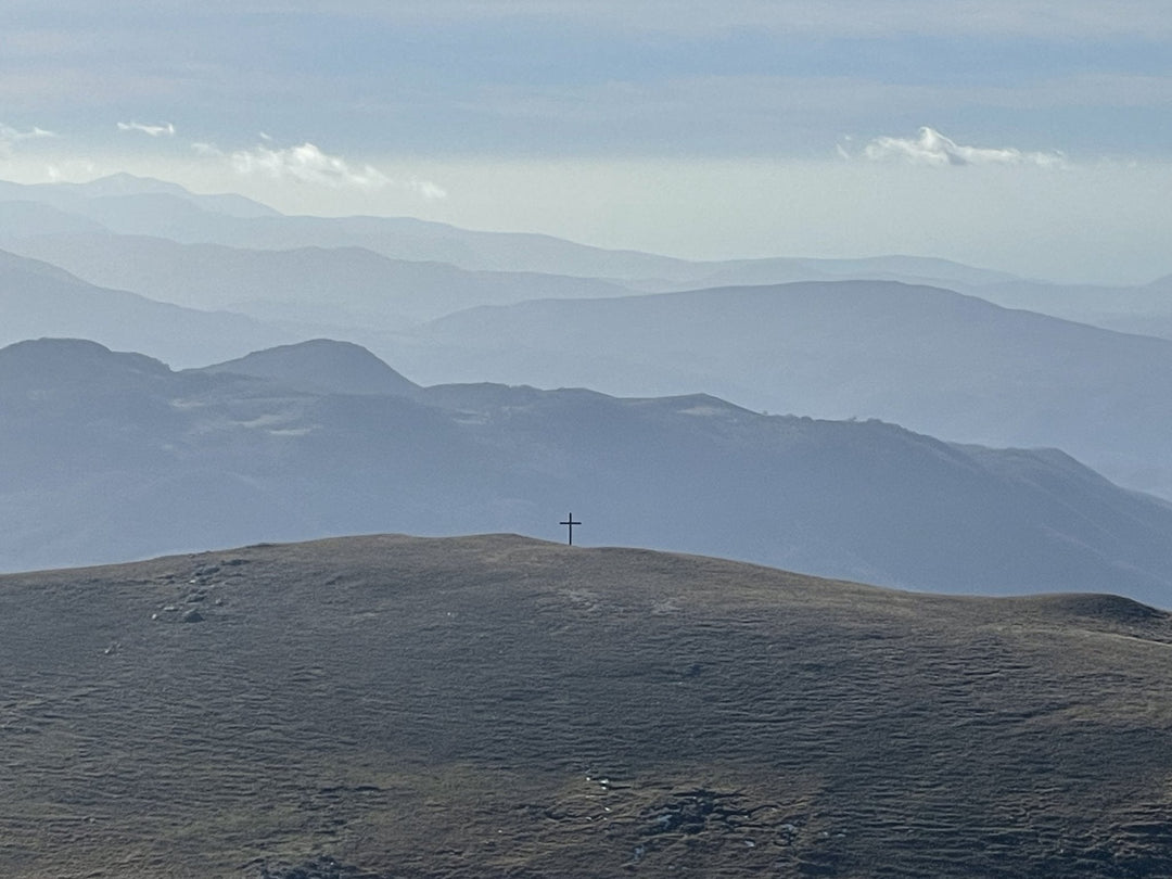 I Panorami a 360° di Monte Giano e la storia del Rifugio Cardellini - Strike Adventure