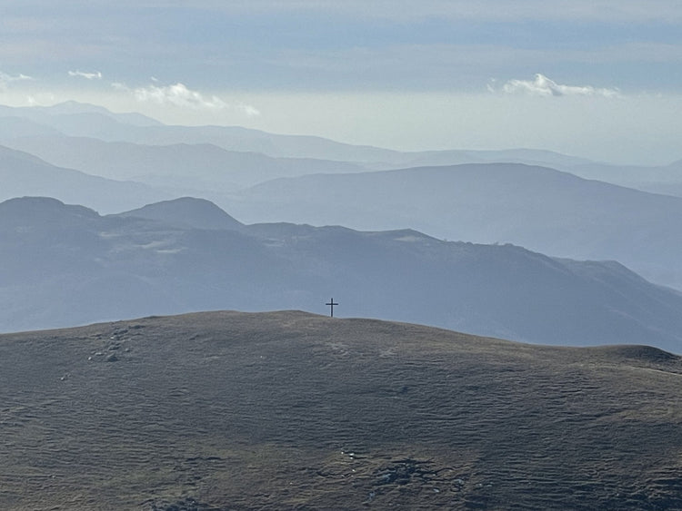 I Panorami a 360° di Monte Giano e la storia del Rifugio Cardellini - Strike Adventure