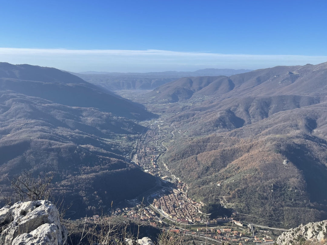 I Panorami a 360° di Monte Giano e la storia del Rifugio Cardellini - Strike Adventure