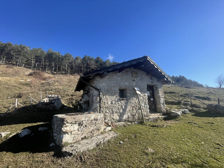 I Panorami a 360° di Monte Giano e la storia del Rifugio Cardellini - Strike Adventure