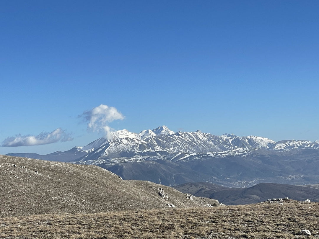 I Panorami a 360° di Monte Giano e la storia del Rifugio Cardellini - Strike Adventure