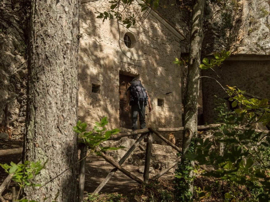 Trekking I Panorami della Morra Ferogna e l'eremo di Santa Chelidonia | Strike Adventure