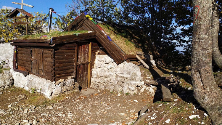 I Rifugi di Mandra Murata: lì dove nasce il Sirente - Strike Adventure