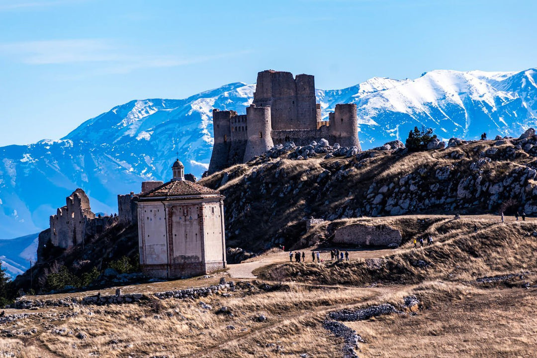 Il castello di Rocca Calascio e i panorami del Gran Sasso - Strike Adventure